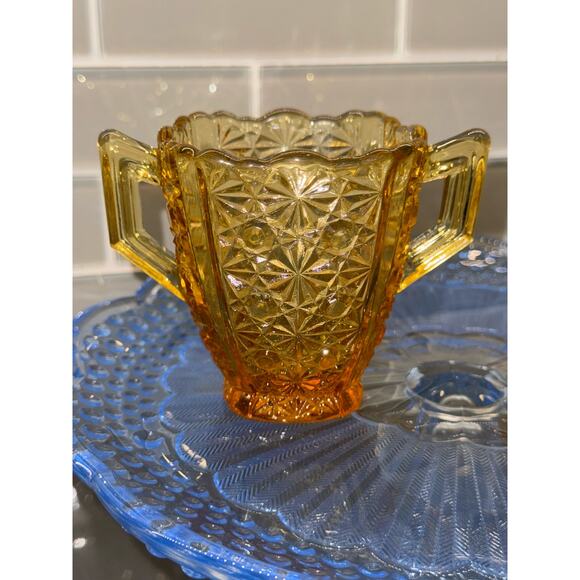 Vintage L.G. Wright Amber Glass Daisy & Button Creamer and Sugar Set - Picture 2 of 9